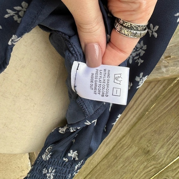 Michael Stars Pleated Front Flocking Print Navy Blue Peasant Blouse - Picture 10 of 13